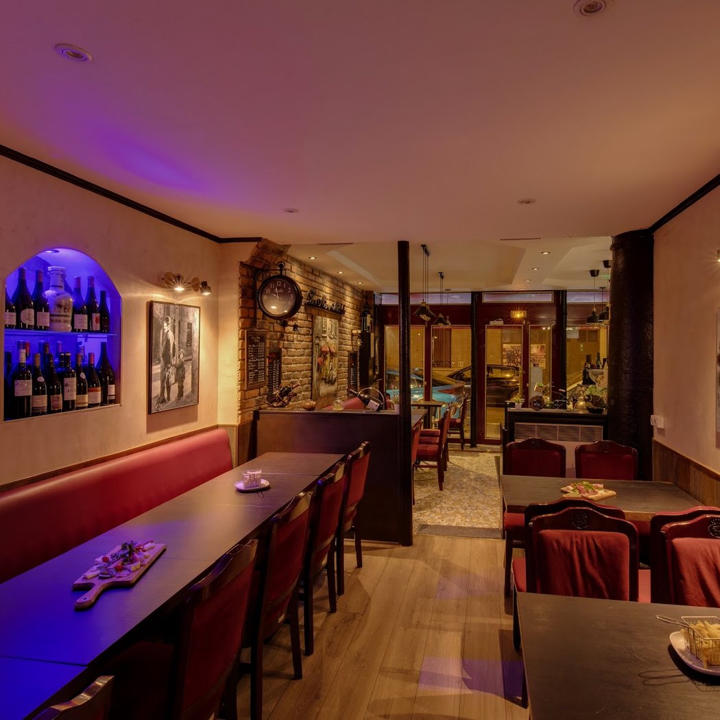 Restaurant La Mere Michele Café 2